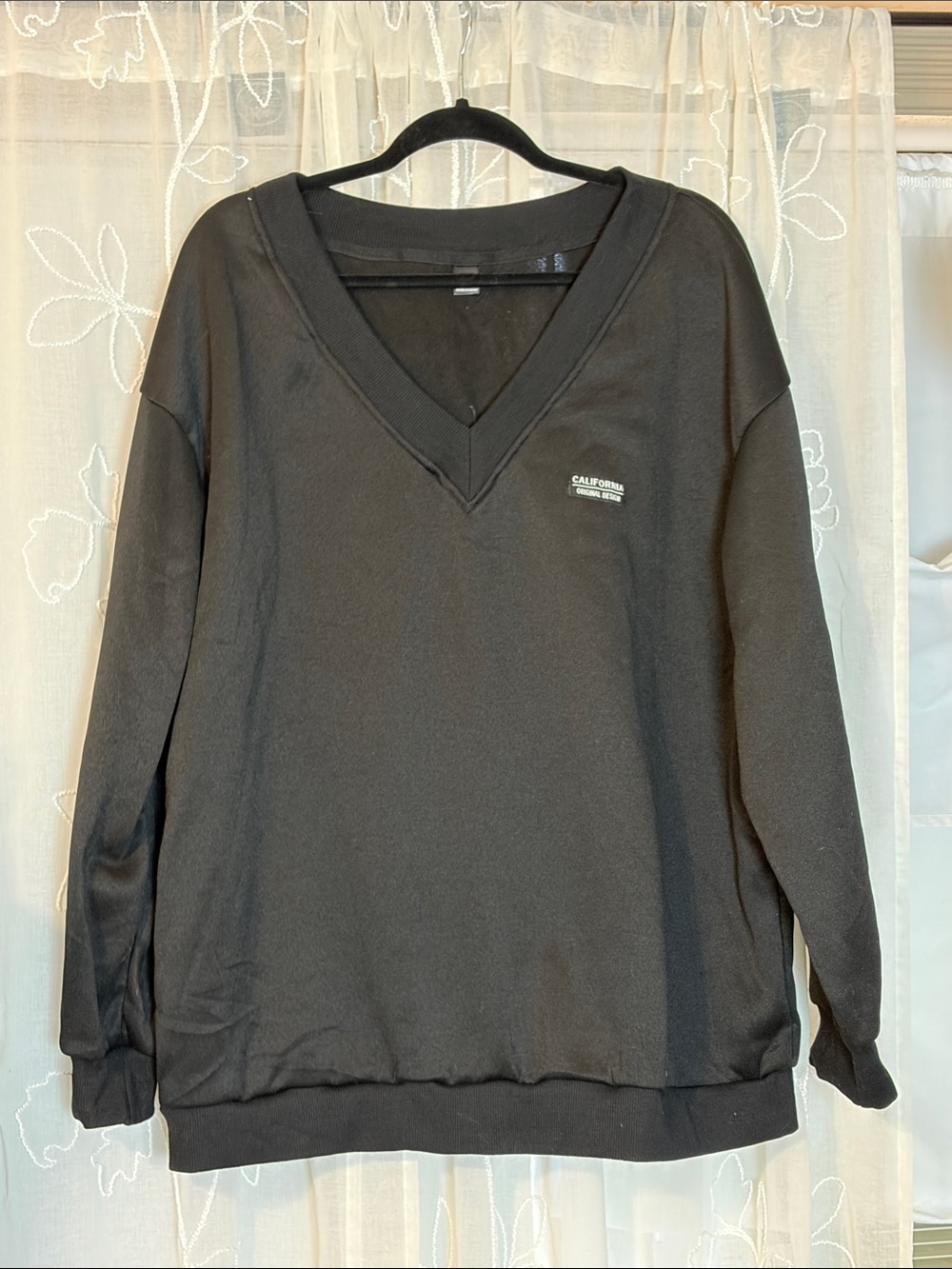 Black Thick Knit  V-Neck Men's/Unisex  Sweatshirt NWOT 3X